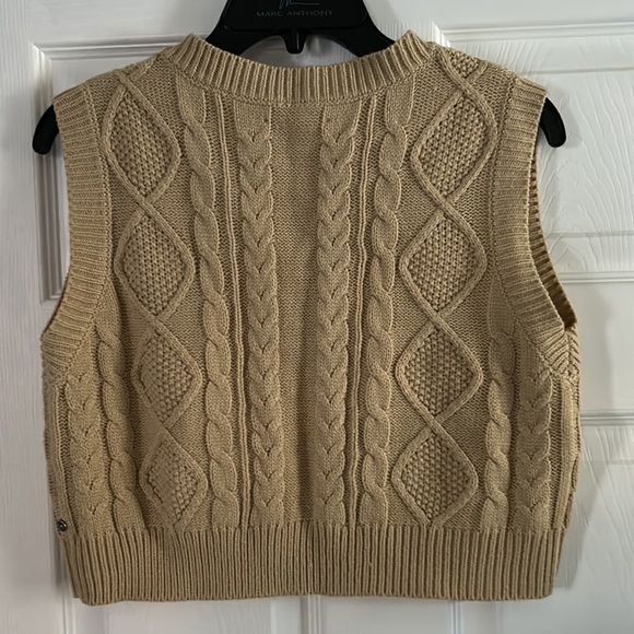 RSO Tullys vest women’s - Picture 2 of 3